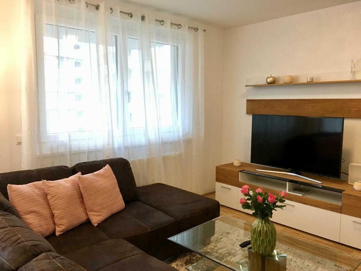 White Vintage Park View Apartment Βιέννη Εξωτερικό φωτογραφία